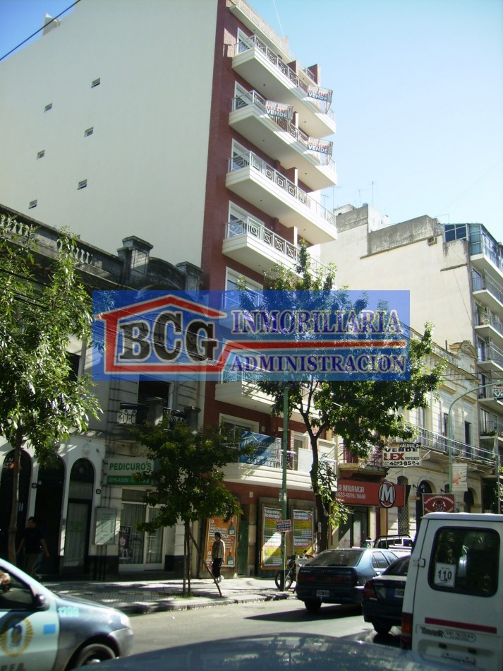 Monoambiente al frente con balcon