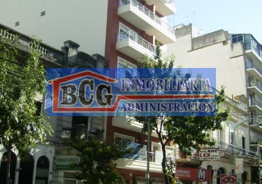 Monoambiente al frente con balcon